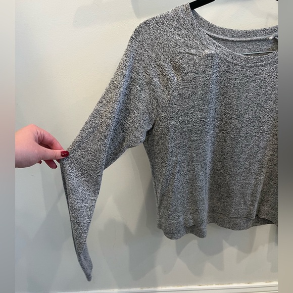 MeToWe Grey Long Sleeve Sweater - Picture 2 of 4